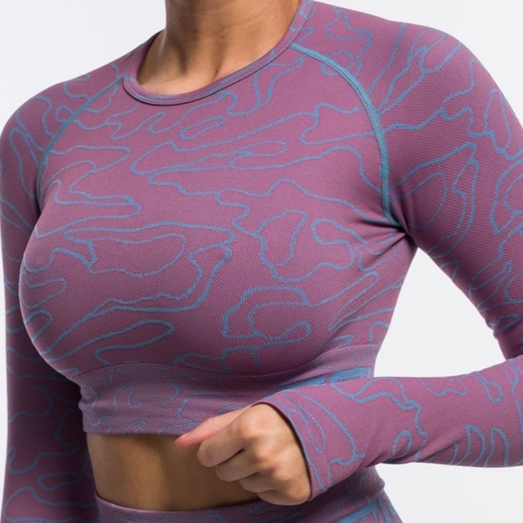 Arise Camo by Echt Long Sleeve Workout Crop Top - Picture 2 of 12